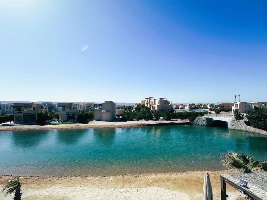 Villa Luminous 4br Villa, Free Pool & Lagoon Access At Gouna
